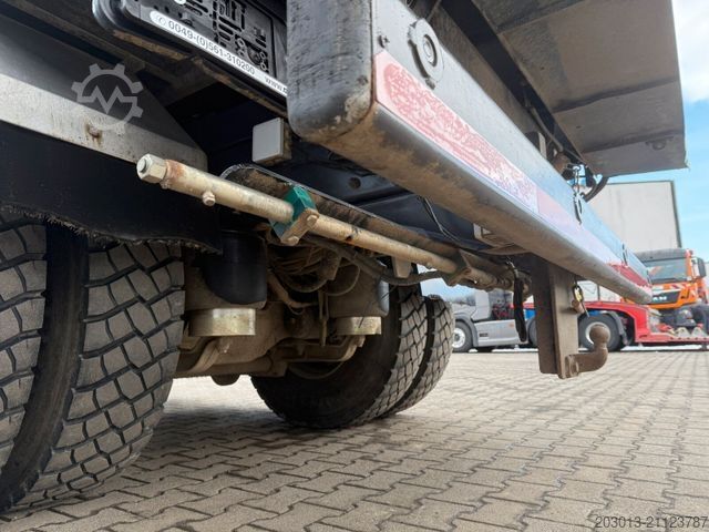 Gatusopmaskin MERCEDES-BENZ Axor 1833 Kehrmaschine VAL?air HD 200 - Bar 9 m³