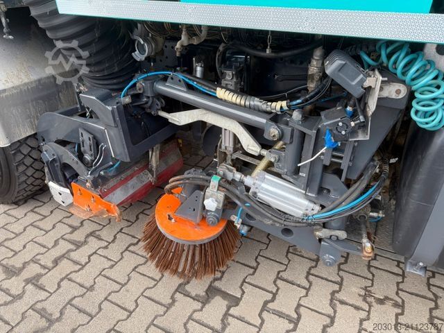 Gatusopmaskin MERCEDES-BENZ Axor 1833 Kehrmaschine VAL?air HD 200 - Bar 9 m³