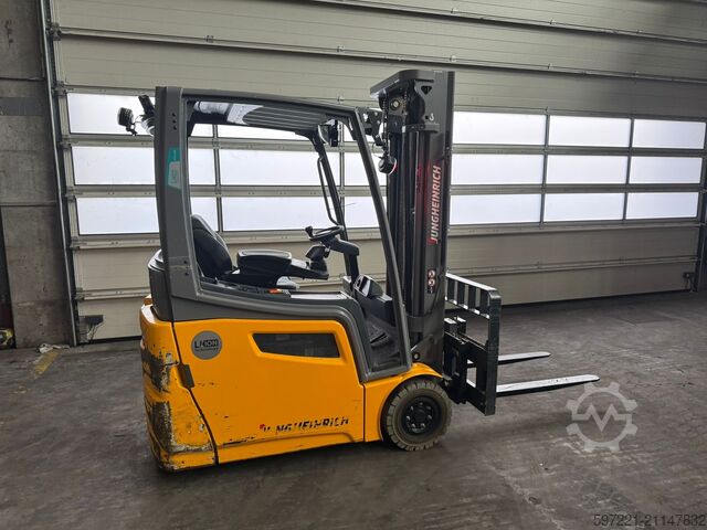 Elétrico – 3 rodas Jungheinrich EFG216k Triplex Lithium