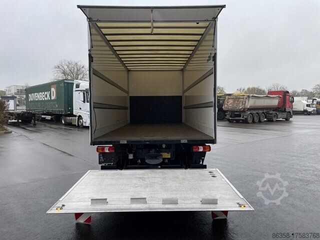 Skåpbil MERCEDES-BENZ Atego 821 L Koffer/LBW Klima Navi Kamera 2x AHK