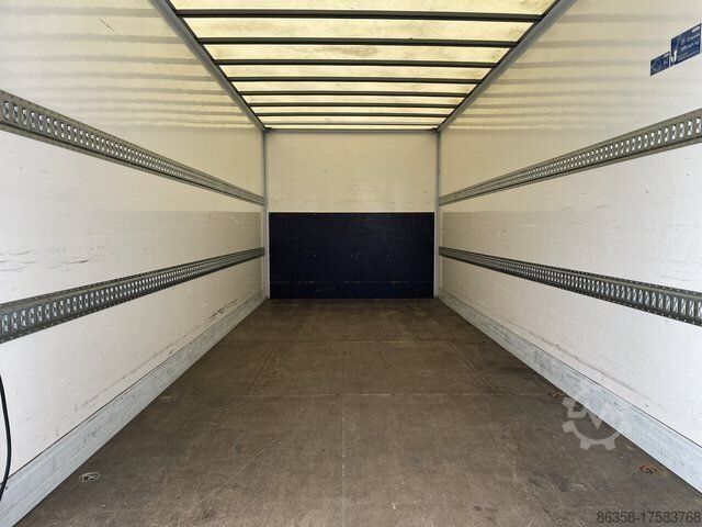 Skåpbil MERCEDES-BENZ Atego 821 L Koffer/LBW Klima Navi Kamera 2x AHK