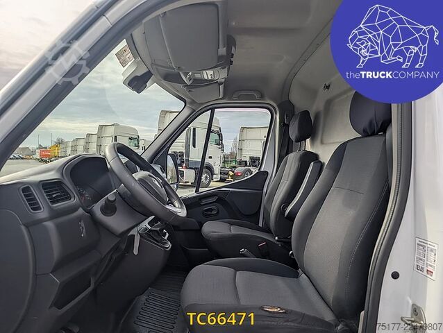 Plataforma elevatória Renault Master 145.35 nacelle