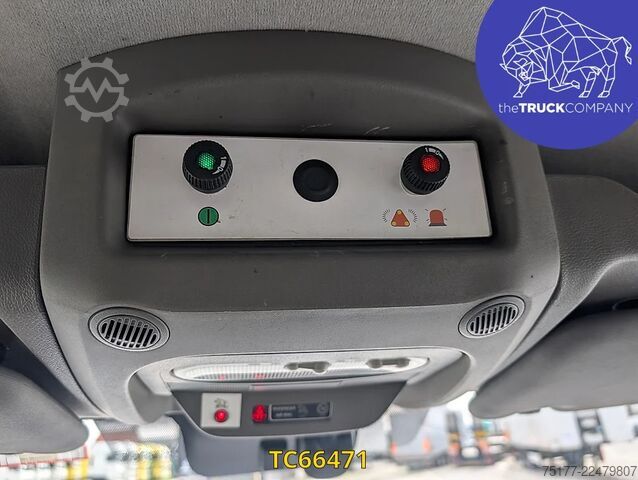 Plataforma elevatória Renault Master 145.35 nacelle