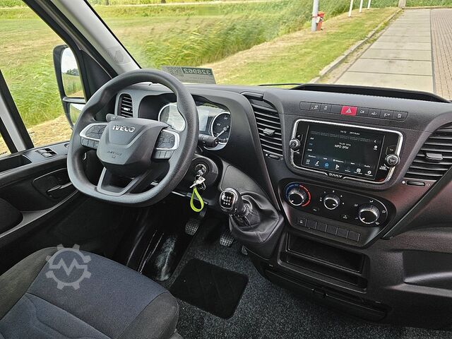 Maleta IVECO DAILY 35C16 Bakwagen Laadklep!