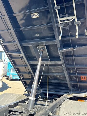 Kolmisuuntainen kippiauto MAN TGL 8.250 / 2 x AHK / STANDHEIZUNG / 6 ZYLINDER