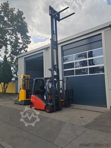 Diesel Forklifts Linde H18D