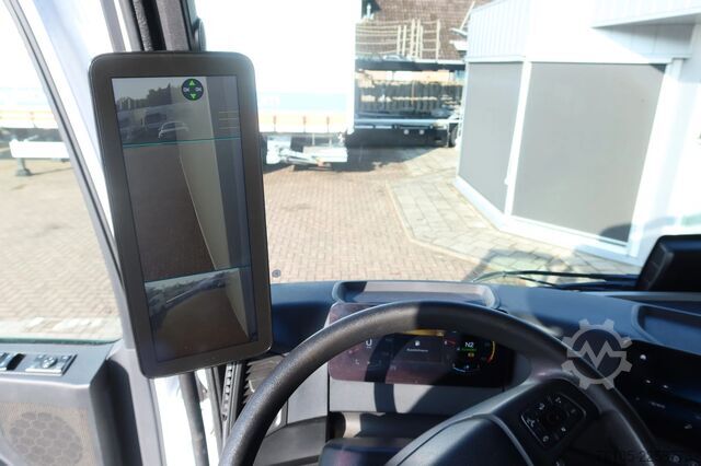 Matkalaukku Mercedes-Benz Actros 2127 L Bakwagen+Dhollandia 2.000 kg