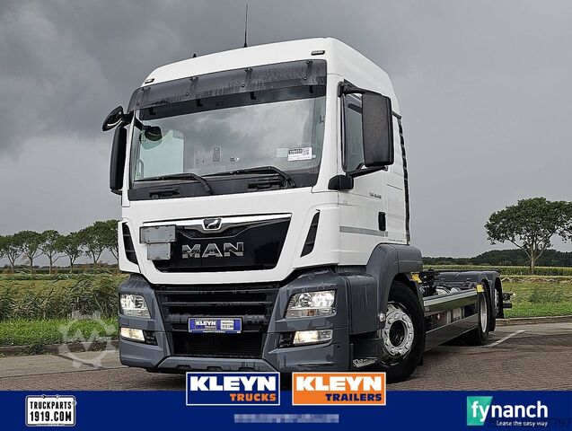 Chassis with cab MAN 26.430 TGS LX PTO INT. 6X2-4 ST