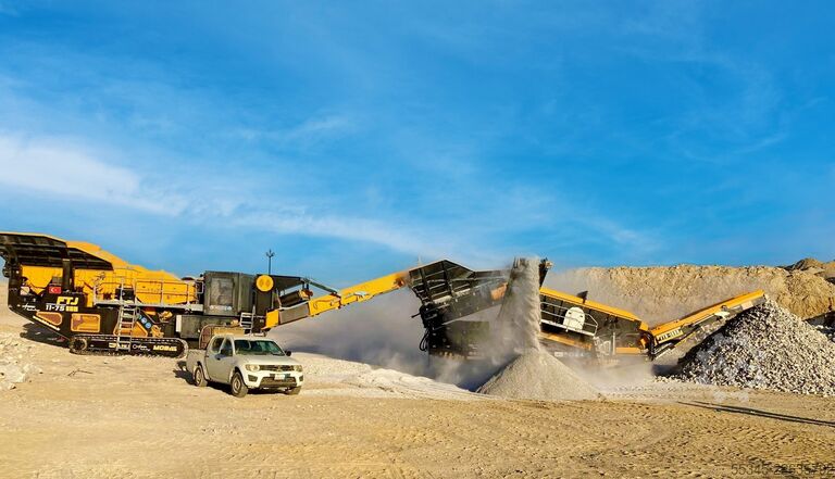 Tamis scalpeur sur chenilles FABO Tracked Screen Mobile Screening Plant FTJ-1175 FTB-1550