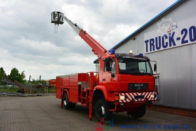 Caminhão para fins especiais MAN 18.280 4x4 25m Höhe Montage-Dach-Solar nur22TKM