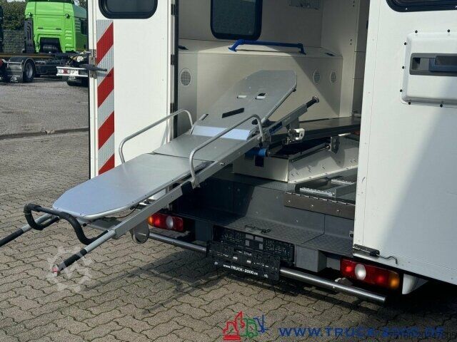 Brandweerwagen Volkswagen T5 2.0 TDI Autom KTW Krankentransport inkl Liege
