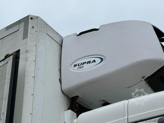 Standard-SZM Volvo FM 420 + CARRIER 1250 + 8x2 + euro 5 + LIFT 2.5T