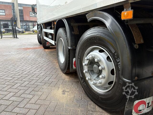 Standard-SZM Volvo FM 420 + CARRIER 1250 + 8x2 + euro 5 + LIFT 2.5T