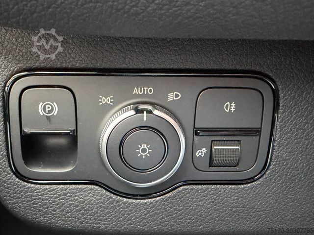 High top van MERCEDES-BENZ Sprinter 319 CDI 4x4 4325 LED Navi