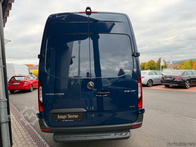 High top van MERCEDES-BENZ Sprinter 319 CDI 4x4 4325 LED Navi