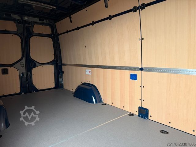 High top van MERCEDES-BENZ Sprinter 319 CDI 4x4 4325 LED Navi
