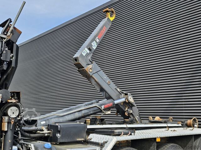 Systém hákového ramena Volvo FMX 460 8x4-4 / HIAB Z CRANE + HOOKLIFT