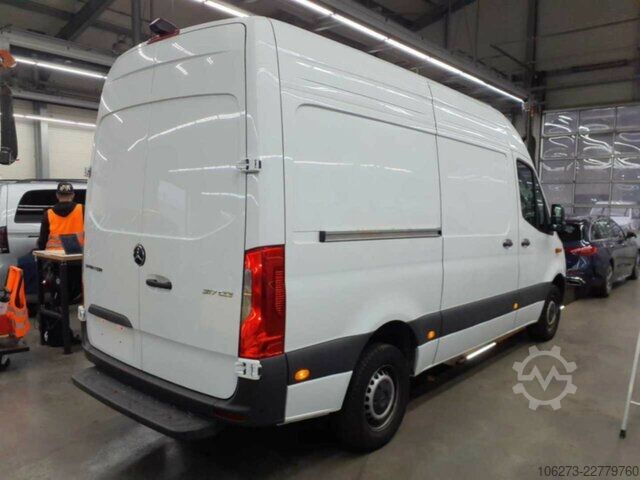 Furgoneta Mercedes-Benz Sprinter 317 CDI,L2H2,Automatik,Kamera,Navi