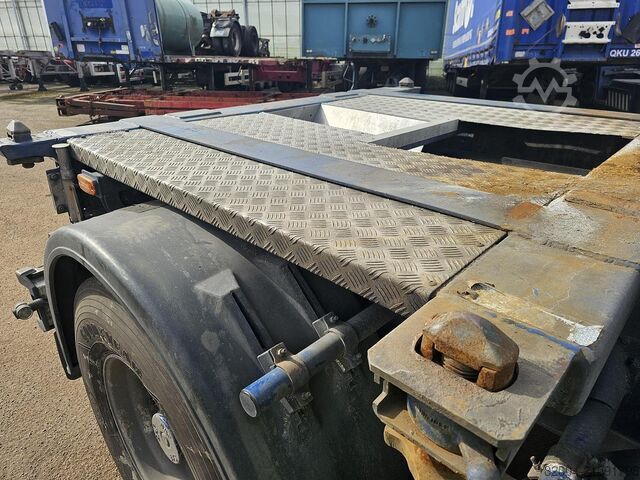 Containervervoer Van Hool 30 foot container chassis | tank container tran...