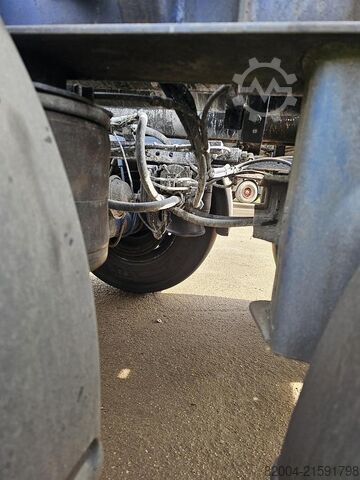 Containervervoer Van Hool 30 foot container chassis | tank container tran...