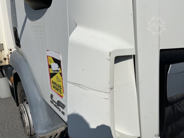 Box truck DAF LF 220