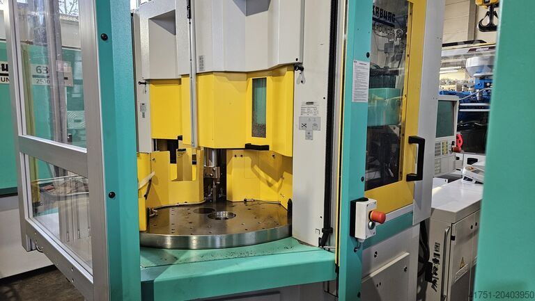 Vertikal formsprutningsmaskin Arburg Allrounder 1200 T 1000-170