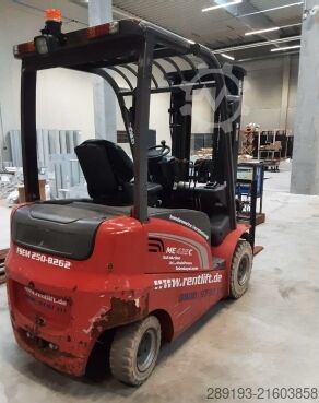 Forklift luar jalan Manitou ME 425 C 2,5 t Elektro