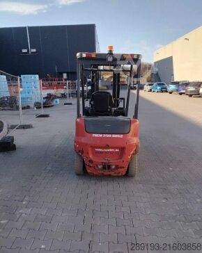 Forklift luar jalan Manitou ME 425 C 2,5 t Elektro