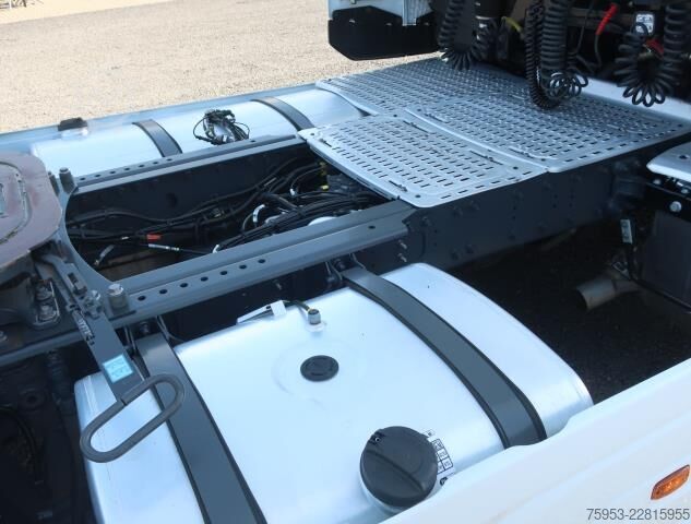 Tractor estándar DAF XG+ 530 Intarder Standklima Navigation Leder