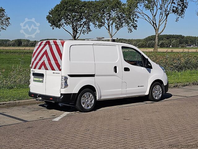 ऊंची छत वाला स्टेशन वैगन NISSAN E-NV200 ac aut wltp 200 kms