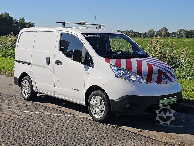 ऊंची छत वाला स्टेशन वैगन NISSAN E-NV200 ac aut wltp 200 kms