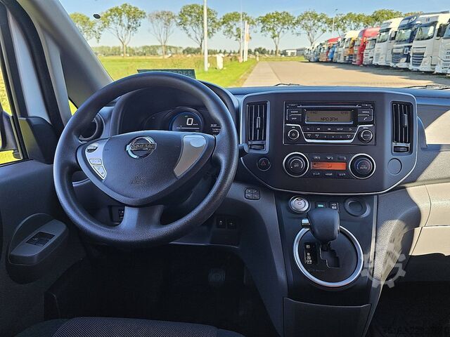 ऊंची छत वाला स्टेशन वैगन NISSAN E-NV200 ac aut wltp 200 kms