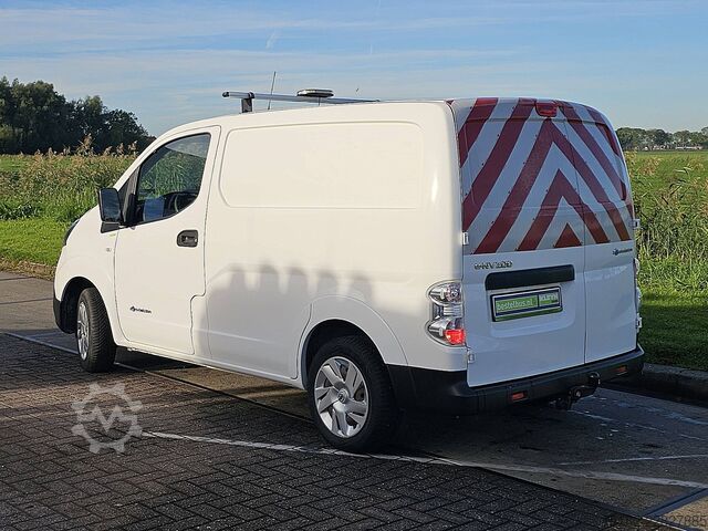 ऊंची छत वाला स्टेशन वैगन NISSAN E-NV200 ac aut wltp 200 kms
