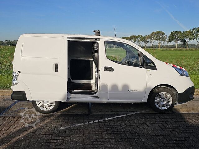 ऊंची छत वाला स्टेशन वैगन NISSAN E-NV200 ac aut wltp 200 kms