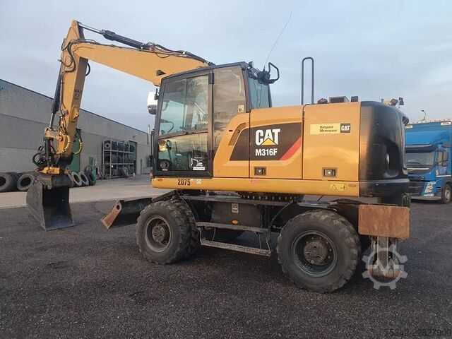 Gravemaskin på hjul Caterpillar M316F - mobile excavator - Tilrotator Engcon