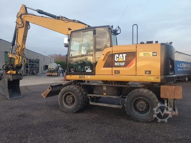 Gravemaskin på hjul Caterpillar M316F - mobile excavator - Tilrotator Engcon