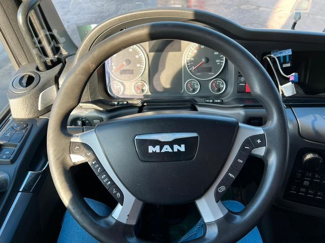 Véhicule tracteur volume MAN TGX 18.360 4x2 *diverse Fehlteile*