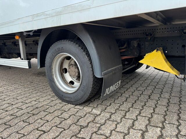 Camión caja FUSO Canter 7C15 Koffer mit Ladebordwand