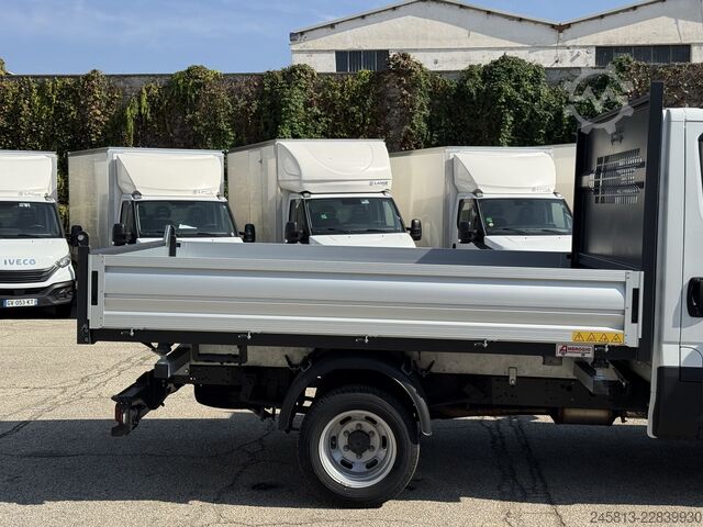 רכב מסחרי דמפר תלת-כיווני Iveco daily 35-160