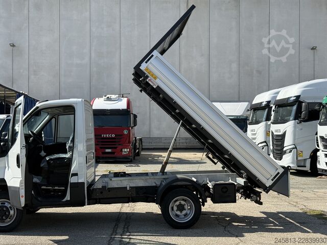 רכב מסחרי דמפר תלת-כיווני Iveco daily 35-160