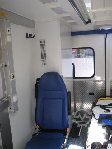 Fire truck MERCEDES-BENZ 616 D Vario Großraum-RTW Luftfederung *21000 KM*