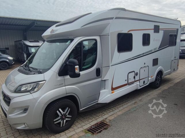 Camper semintegrato BÜRSTNER Lyseo TD 744