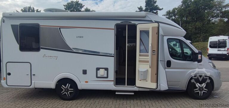 Camper semintegrato BÜRSTNER Lyseo TD 744