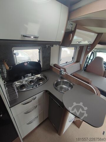 Camper semintegrato BÜRSTNER Lyseo TD 744