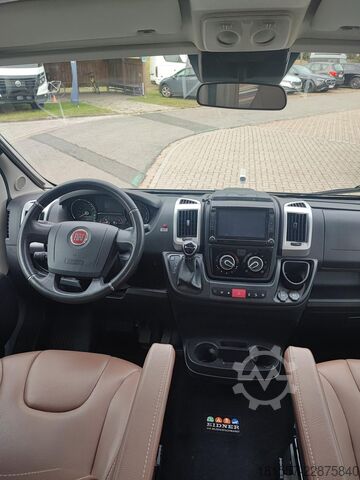 Camper semintegrato BÜRSTNER Lyseo TD 744