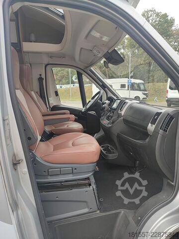 Camper semintegrato BÜRSTNER Lyseo TD 744