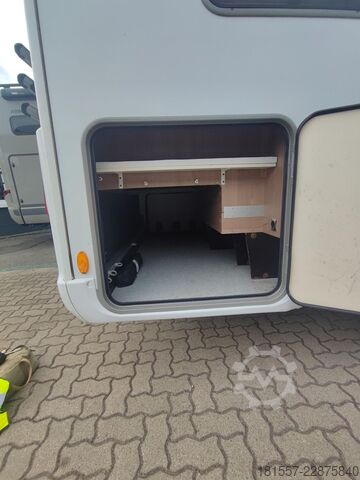 Camper semintegrato BÜRSTNER Lyseo TD 744
