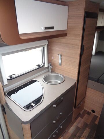 Poluintegrisani kamper WEINSBERG CaraCompact 600 MF *DuoControl*e. Einstiegstufe*
