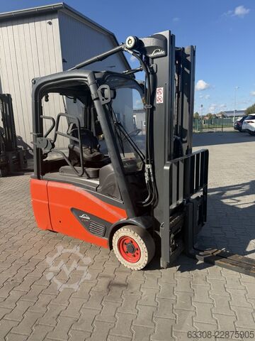 Elektrisk trehjulsgaffeltruck Linde E16L-02