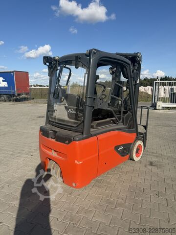 Elektrisk trehjulsgaffeltruck Linde E16L-02